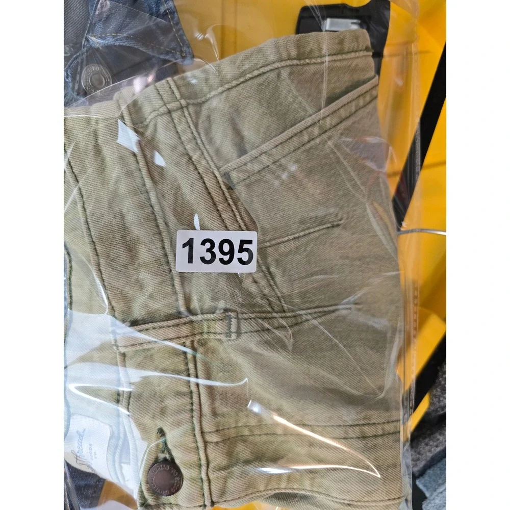 Universal Thread Womens High Rise Midi‎ Shorts Olive Green Size 6/28R